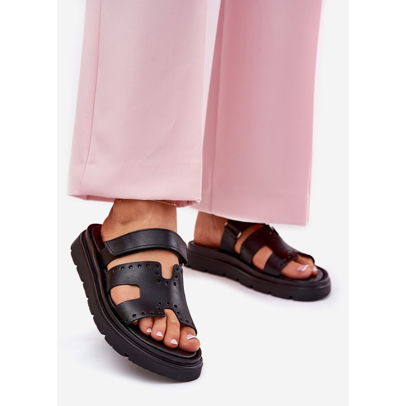 Zapatillas de cuero natural para mujeres en la plataforma Zazoo 40440 Negro 1