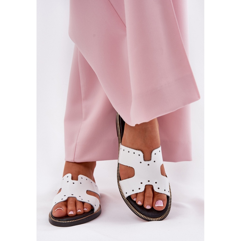 Zazoo 40326 zapatillas de mujer barnizadas con recortes decorativos blancos 2