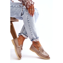 Mocasines de inserto de cuero gris para mujeres beige 3