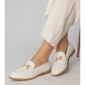 Mocasines blancos decorados con circonitas 1