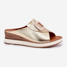 Flip de cuero para mujeres en el Artiker 56C2146 Wedge dorado 4