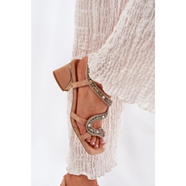 Sandalias de mujeres en una publicación con Artiker 56C1374 Crystals beige 6