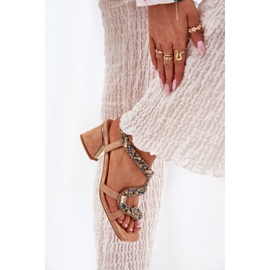 Sandalias de mujeres en una publicación con Artiker 56C1377 Crystals beige 5