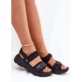 Sandalias deportivas femeninas en la plataforma negra Big Star RR274A077 negro 10