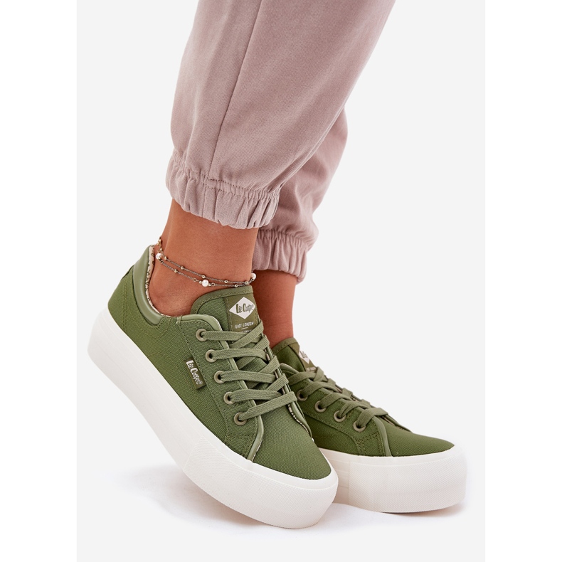 Zapatillas para mujeres en la plataforma Lee Cooper LCW-25-31-3449L Green verde 1