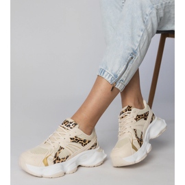 Panther Sports Sneakers en una suela masiva beige 2