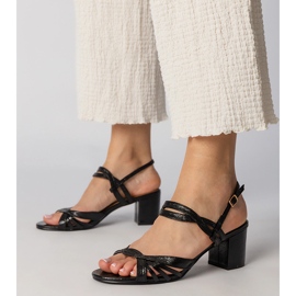 Sandalias negras de tacón para mujer. negro 3