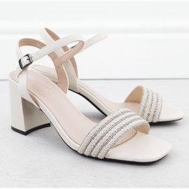 Vinceza Sandalias para mujeres en el pilar beige vincza 62228 2