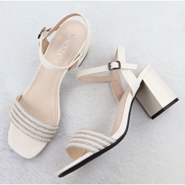 Vinceza Sandalias para mujeres en el pilar beige vincza 62228 3