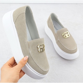 Mocasines de cuero perforado en la plataforma Vinceza 93204 beige 1