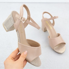 Vinceza Sandalias de mujeres en el pilar beige vincza 20275 1 Vinceza Sandalias de mujeres en el pilar beige vincza 20275 1