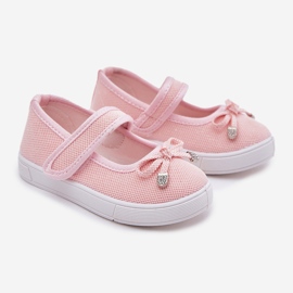 Bailarinas para niños con un arco rosa 1