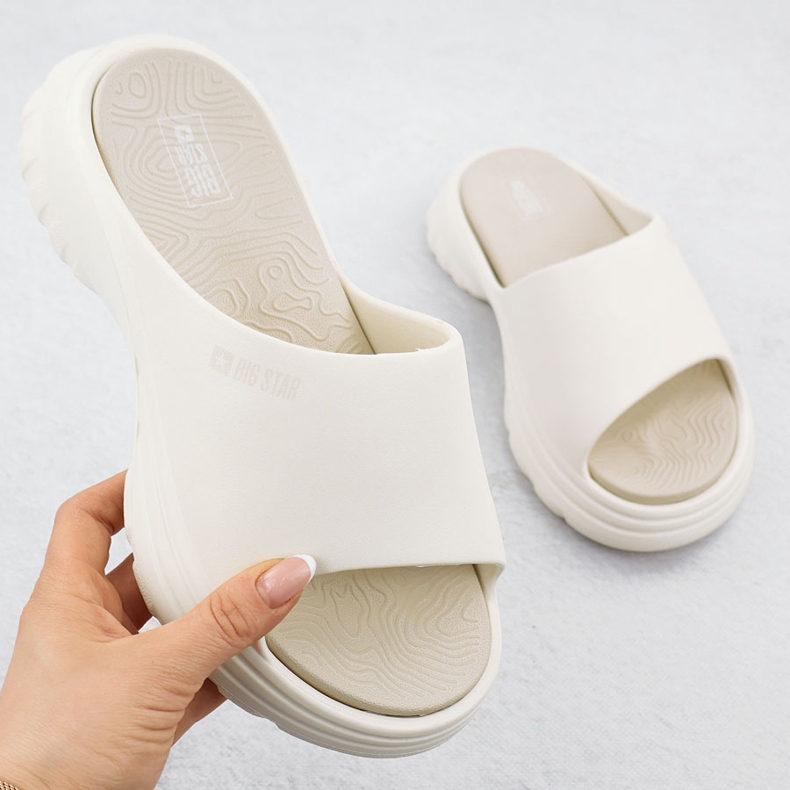 Sports Sports Flip Flip en una espesa suela Beige Big Star RR274A579 1