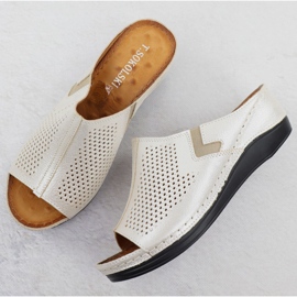 Godas de cuero para mujeres con rodajas de oro con borrador T.Sokolski L25-157 dorado 3
