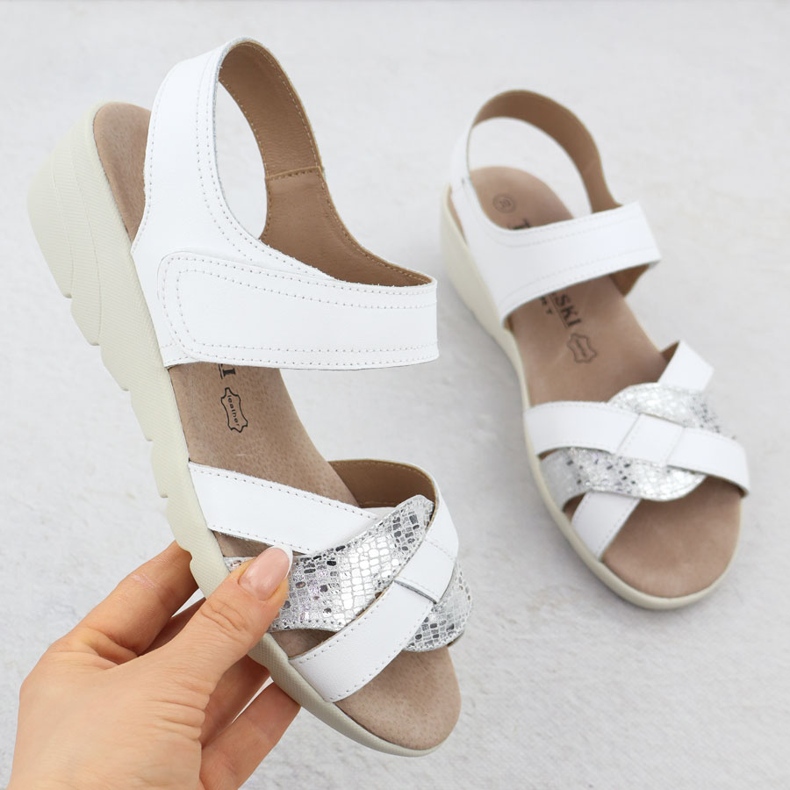 Sandalias de cuero para mujeres para cuñas blancas T.Sokolski L25-631 blanco 1