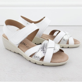 Sandalias de cuero para mujeres para cuñas blancas T.Sokolski L25-631 blanco 2