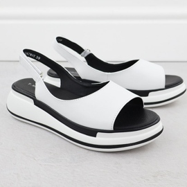 Sandalias de cuero para mujeres para cuñas blancas T.Sokolski L25-247 blanco 2