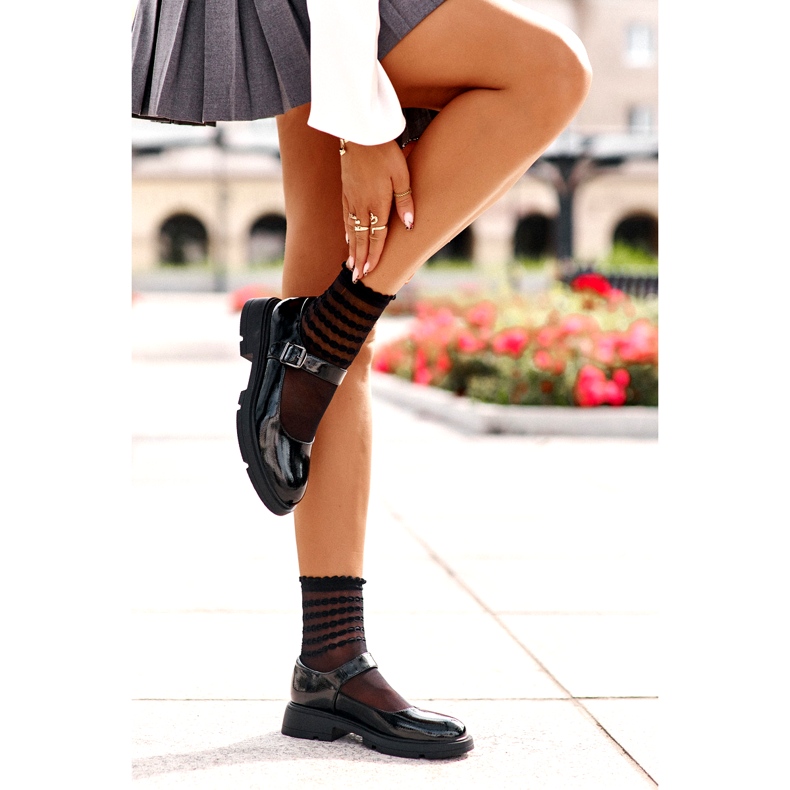 Zapatos de mujer barnizados con cinturón negro Vinceza 62179 2