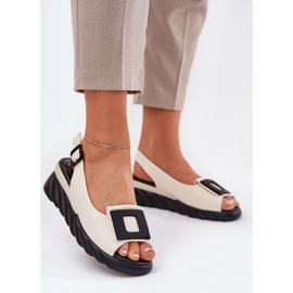 ARTIKER Sandalias de cuero para mujeres con una cuña con decoración Artker 56C1570 beige 2