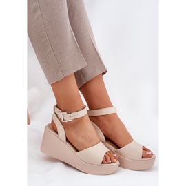 Sandalias de mujer en cuña beige 7