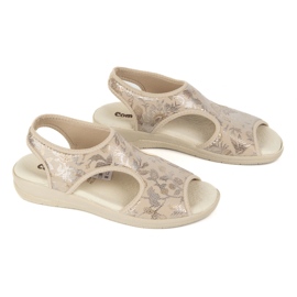 Vriston Zapatos de mujer Sandalias flexibles Comfoot Emma Beige Shiny sin 5