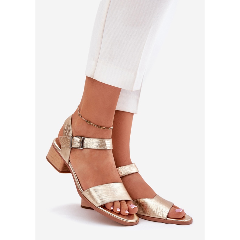 Maciejka N6802-25 Sandalias de cuero dorado 1
