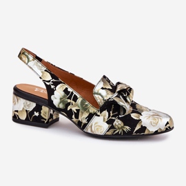 Maciejka Bombas de cuero de flores con un arco N6539-44 Negro 10