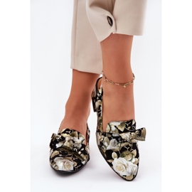 Maciejka Bombas de cuero de flores con un arco N6539-44 Negro 8