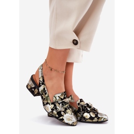 Maciejka Bombas de cuero de flores con un arco N6539-44 Negro 1