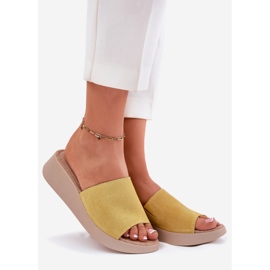 Flip de gamuza femenina -Flops en el Panto Fino RR267038 Wedge amarillo 1