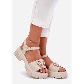 Vinceza Sandalias de cuero para mujeres con un detalle dorado de Vincez 79541 beige 1