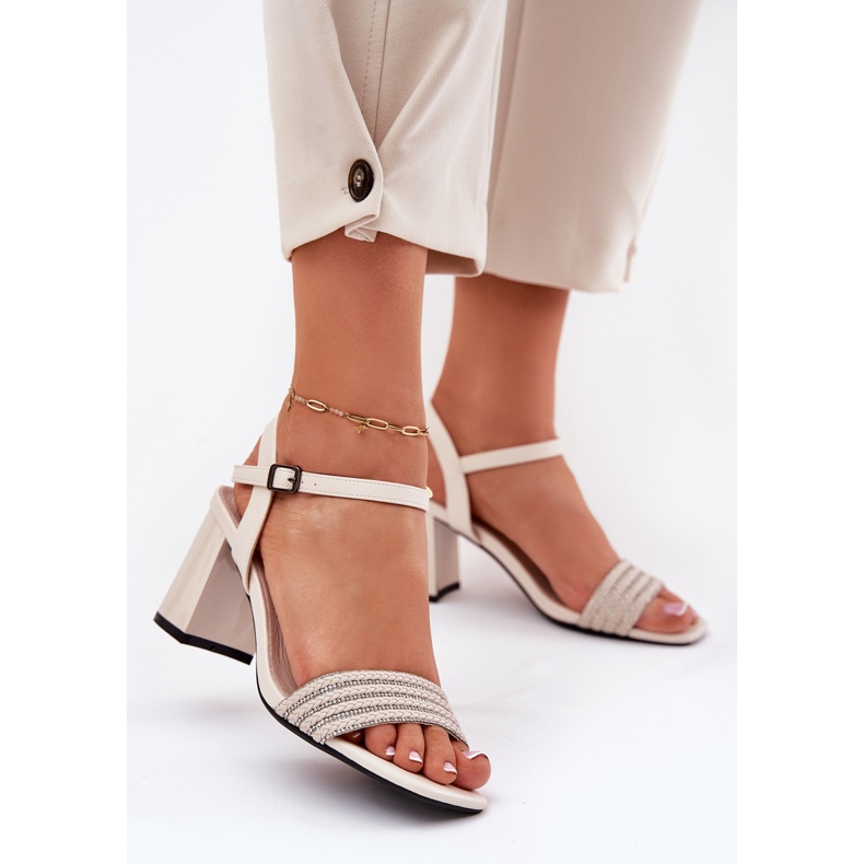 Sandalias de mujeres en el poste con circones y Vinceza 62228 Negro beige 2