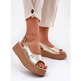 Sandalias de cuero para mujeres en Vinceza Wedge 41476 Zlotys dorado 2