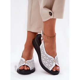 Sandalias para mujeres de cuero en la cuña Vinceza 79529 blanco 3