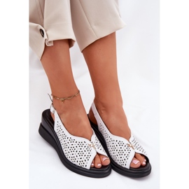 Sandalias para mujeres de cuero en la cuña Vinceza 79529 blanco 7