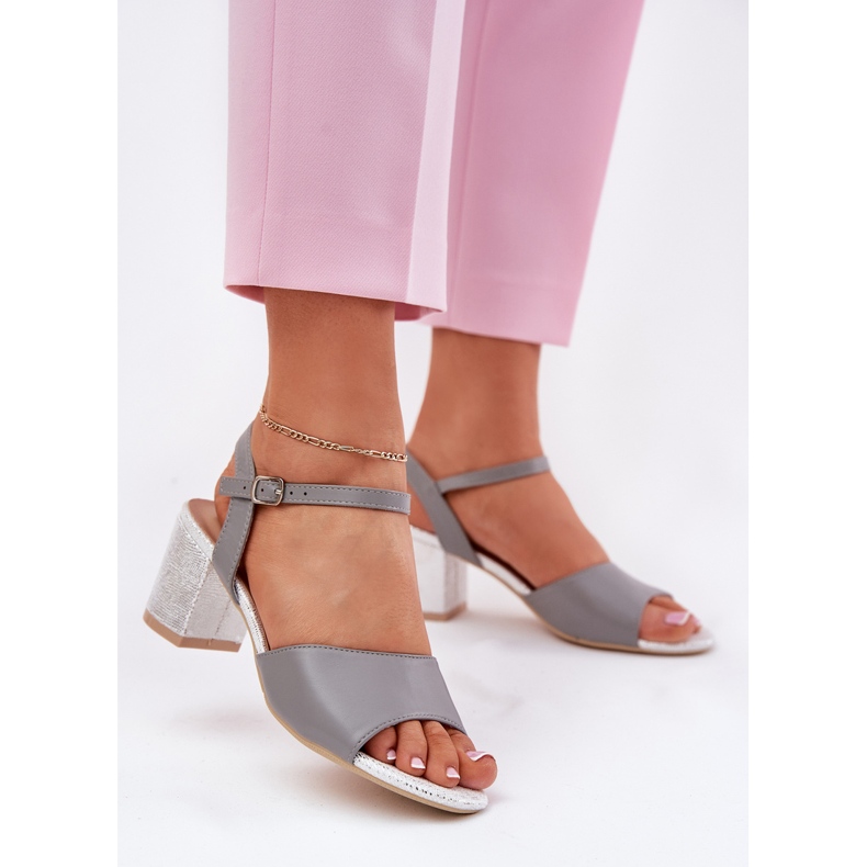 Sandalias de mujeres en el post Vinceza 20275 gris 2