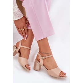 Sandalias femeninas en el beige Vinceza 20275 6