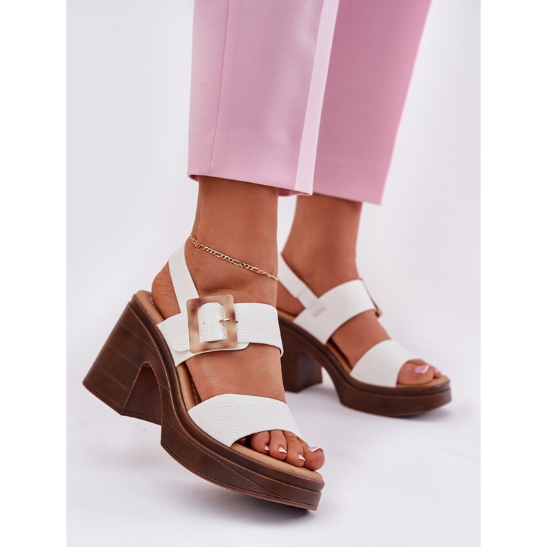 Sandalias de mujeres en un tacón masivo y plataforma Vinceza 17387 White blanco 2