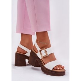 Sandalias de mujeres en un tacón masivo y plataforma Vinceza 17387 White blanco 6