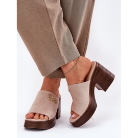Vinceza Zapatillas para mujeres en un tacón masivo con un detalle dorado de Vincez 17400 beige 5