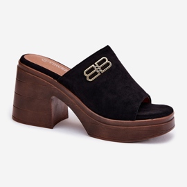 Vinceza Zapatillas para mujeres en un tacón masivo con un detalle dorado de Vincez 17400 Negro 4