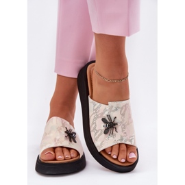 Zapatillas de cuero para mujeres con un broche beige Vinceza 66752 7