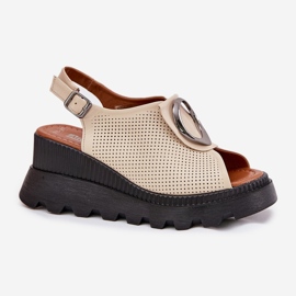 ARTIKER Sandalias de cuero para mujeres con una cuña con decoración Artker 56C0111 beige 4