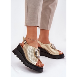 ARTIKER Sandalias de cuero para mujeres con una cuña con decoración Artker 56C0109 Zlotys dorado 2 ARTIKER Sandalias de cuero para mujeres con una cuña con decoración Artker 56C0109 Zlotys dorado 2