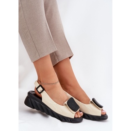 Sandalias para mujeres lacadas en cuero con antigua decoración Artiker 56C1567 beige 7
