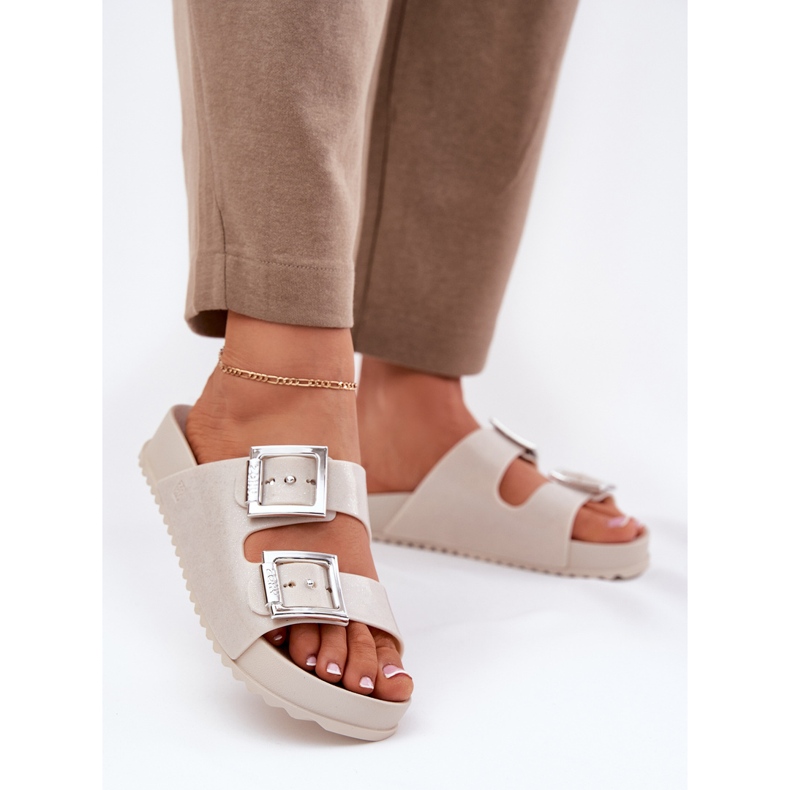 Chanclas fragantes para mujeres con hebillas y brillo Zaxy RR285056 beige 2