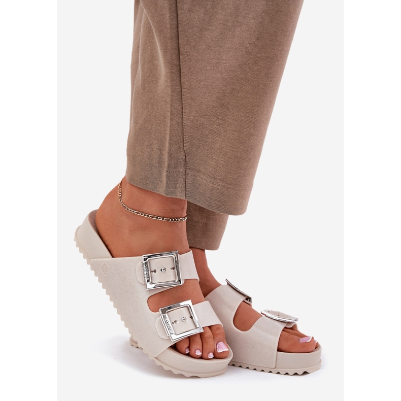 Chanclas fragantes para mujeres con hebillas y brillo Zaxy RR285056 beige 1