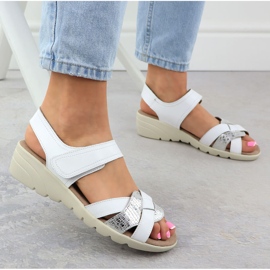 Sandalias de cuero para mujeres para cuñas blancas T.Sokolski L25-631 blanco 5