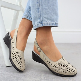 Sandalias de cuero para mujeres abiertas para beige T.Sokolski L25-27 4