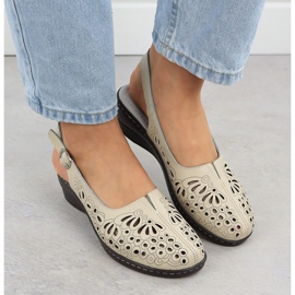 Sandalias de cuero para mujeres abiertas para beige T.Sokolski L25-27 6